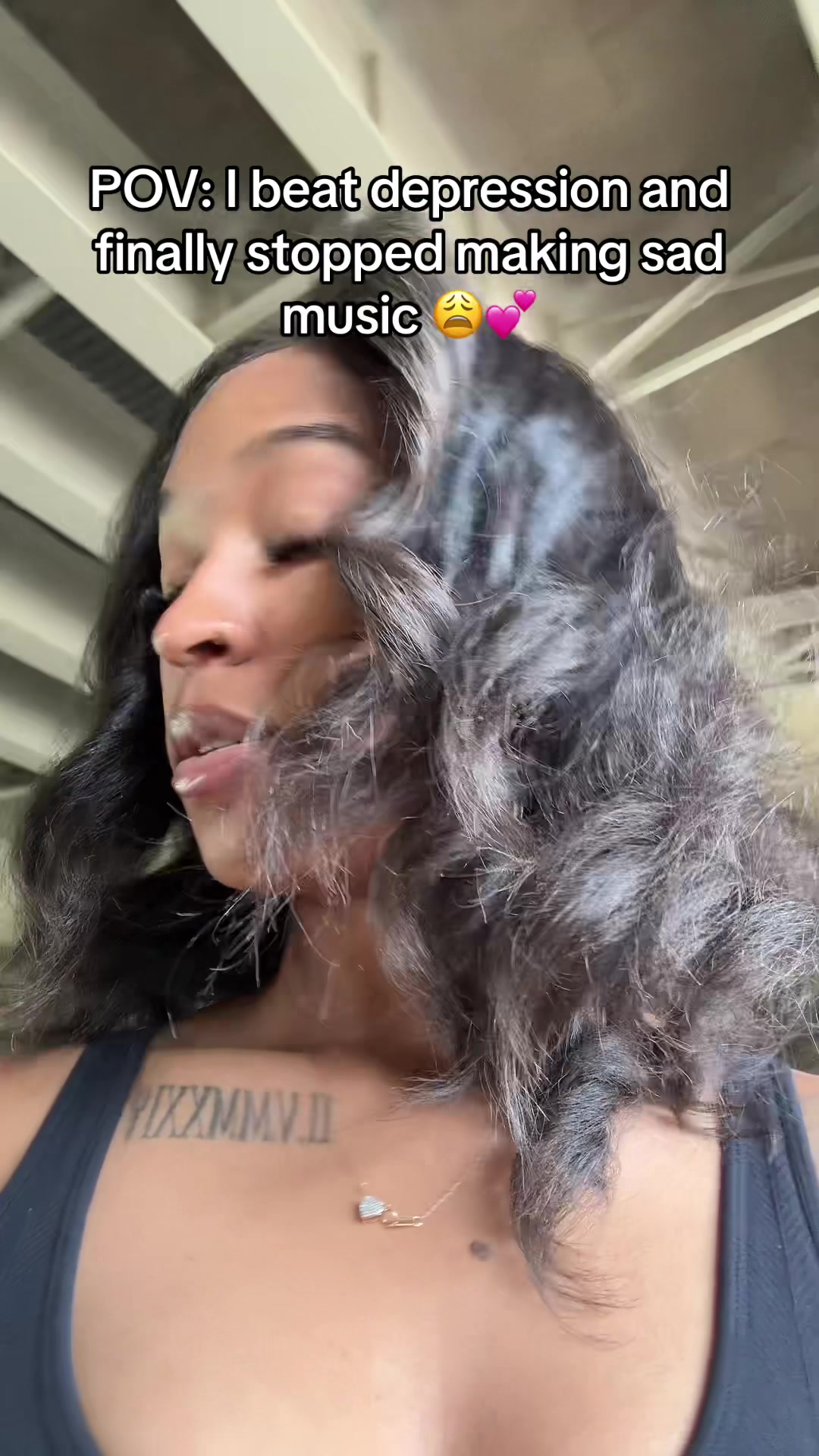 @QUI