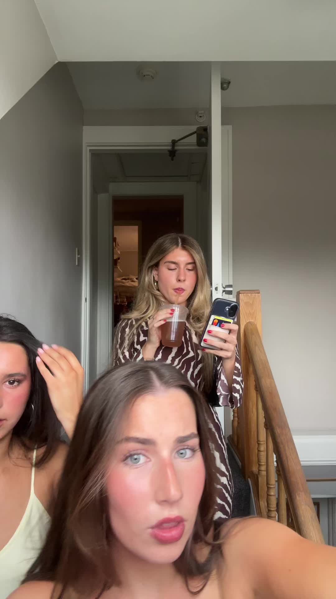 @chloe