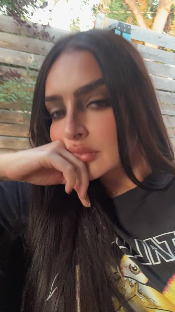 @Elle