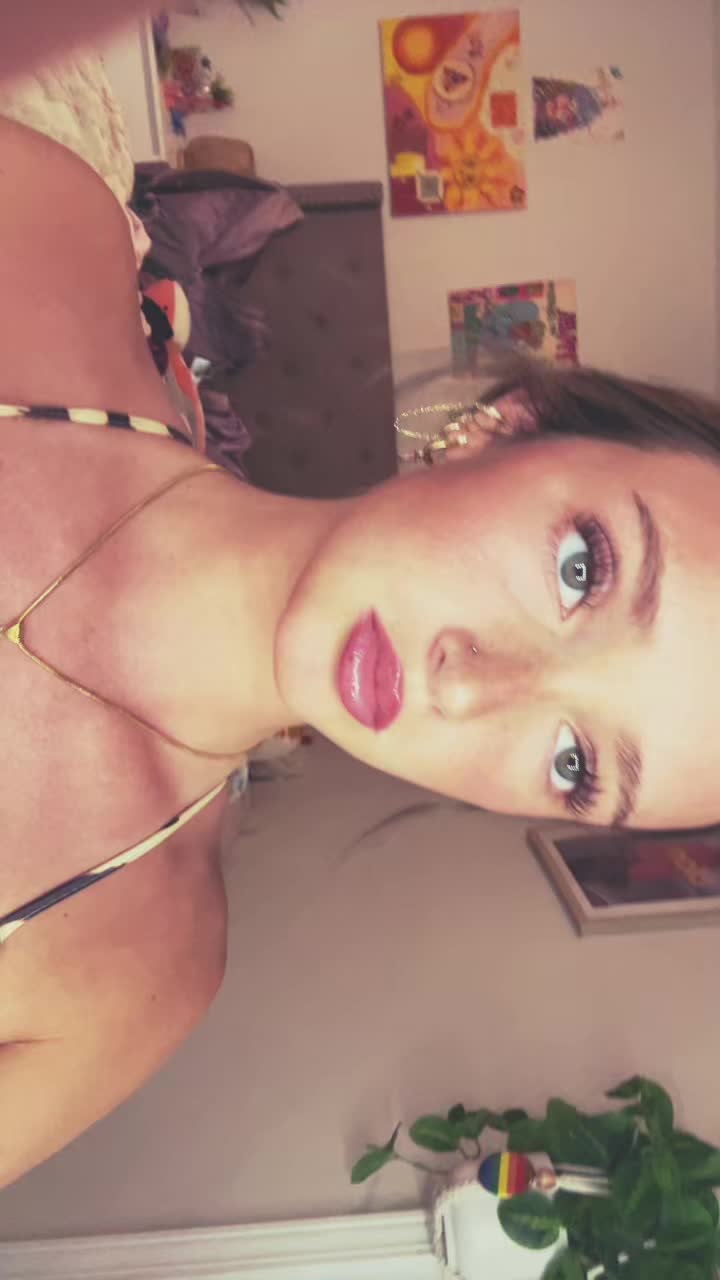 @viaslygirl85
