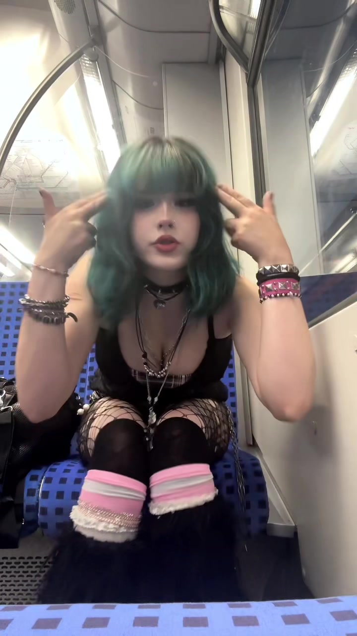 @pinkstrawberryghoul