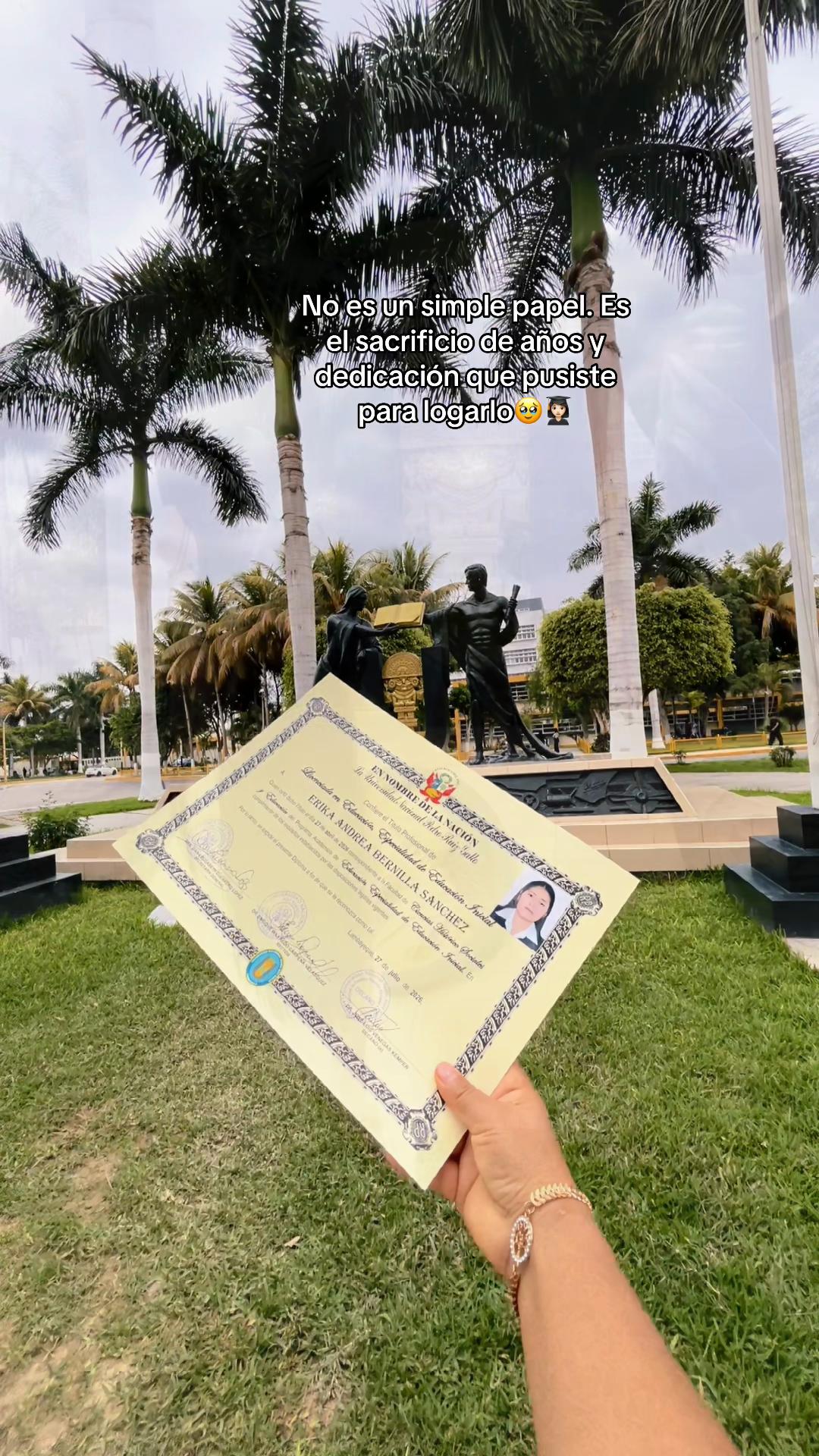 @ERIKA👩🏻🏫❤️