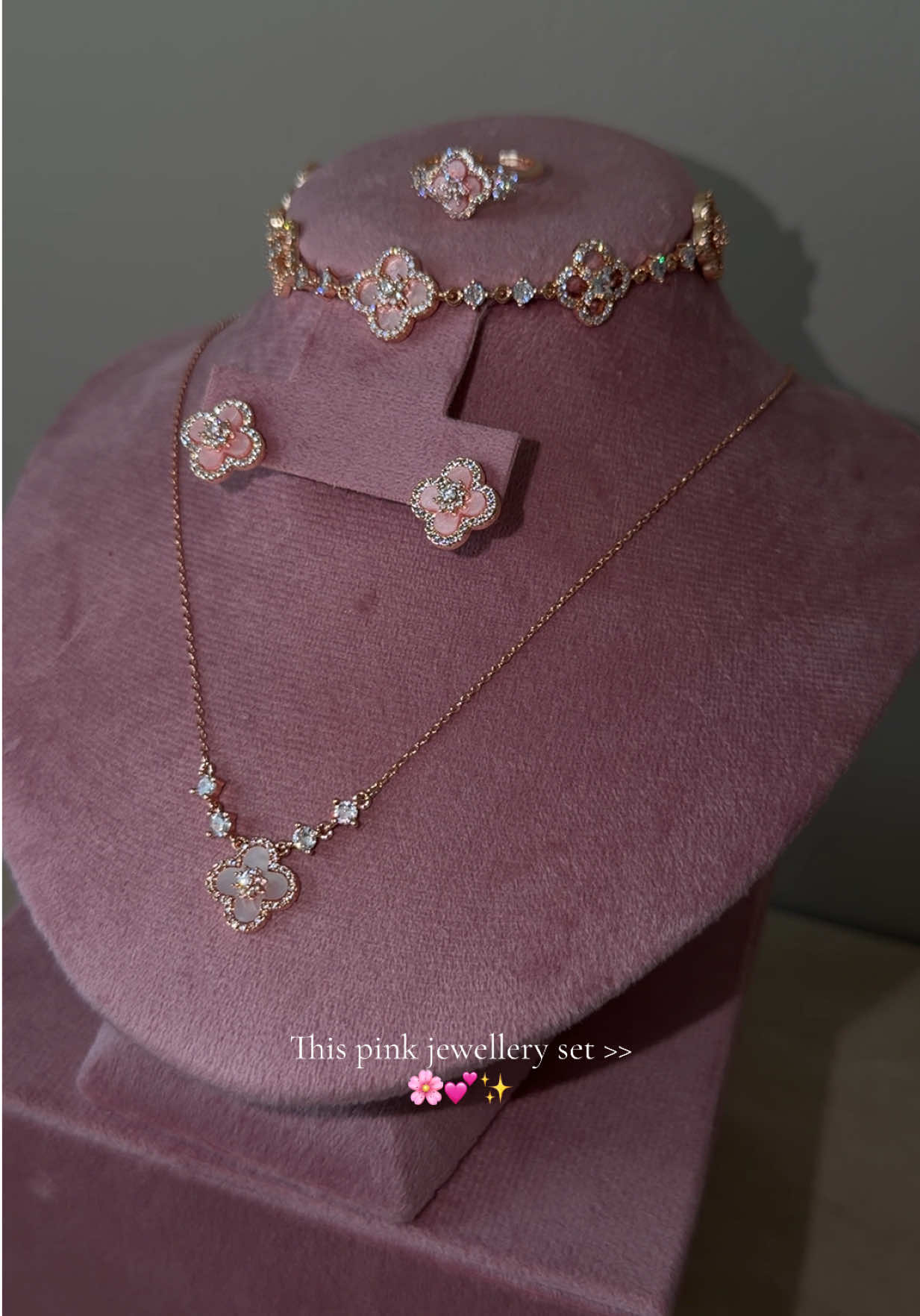 @JewelleryLuxe