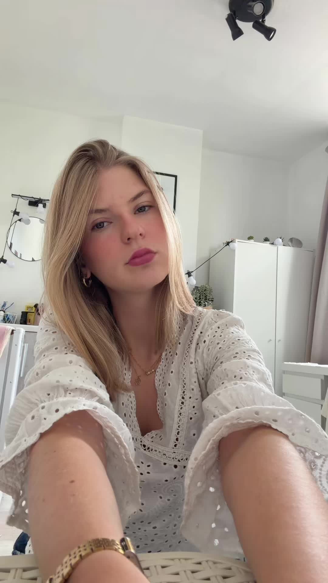 @CAITLY💗
