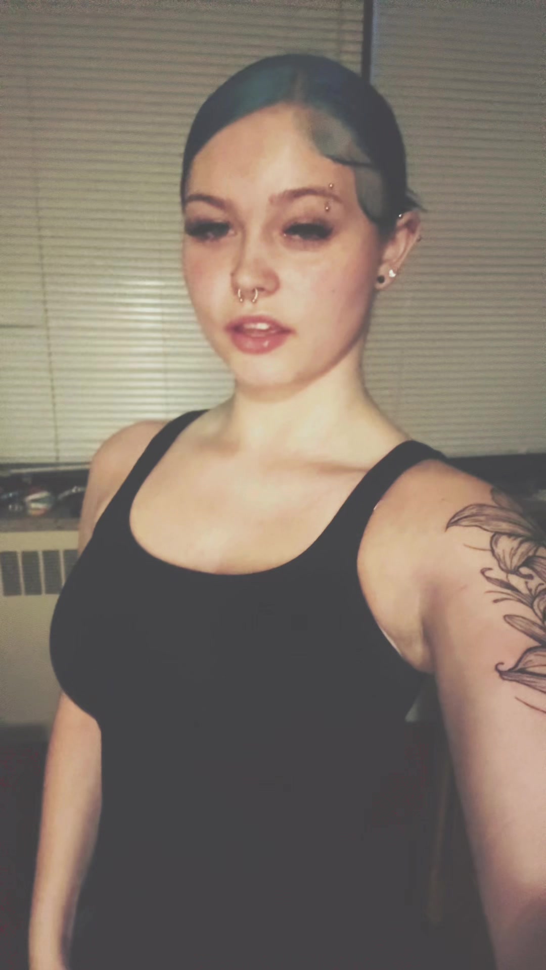 @️