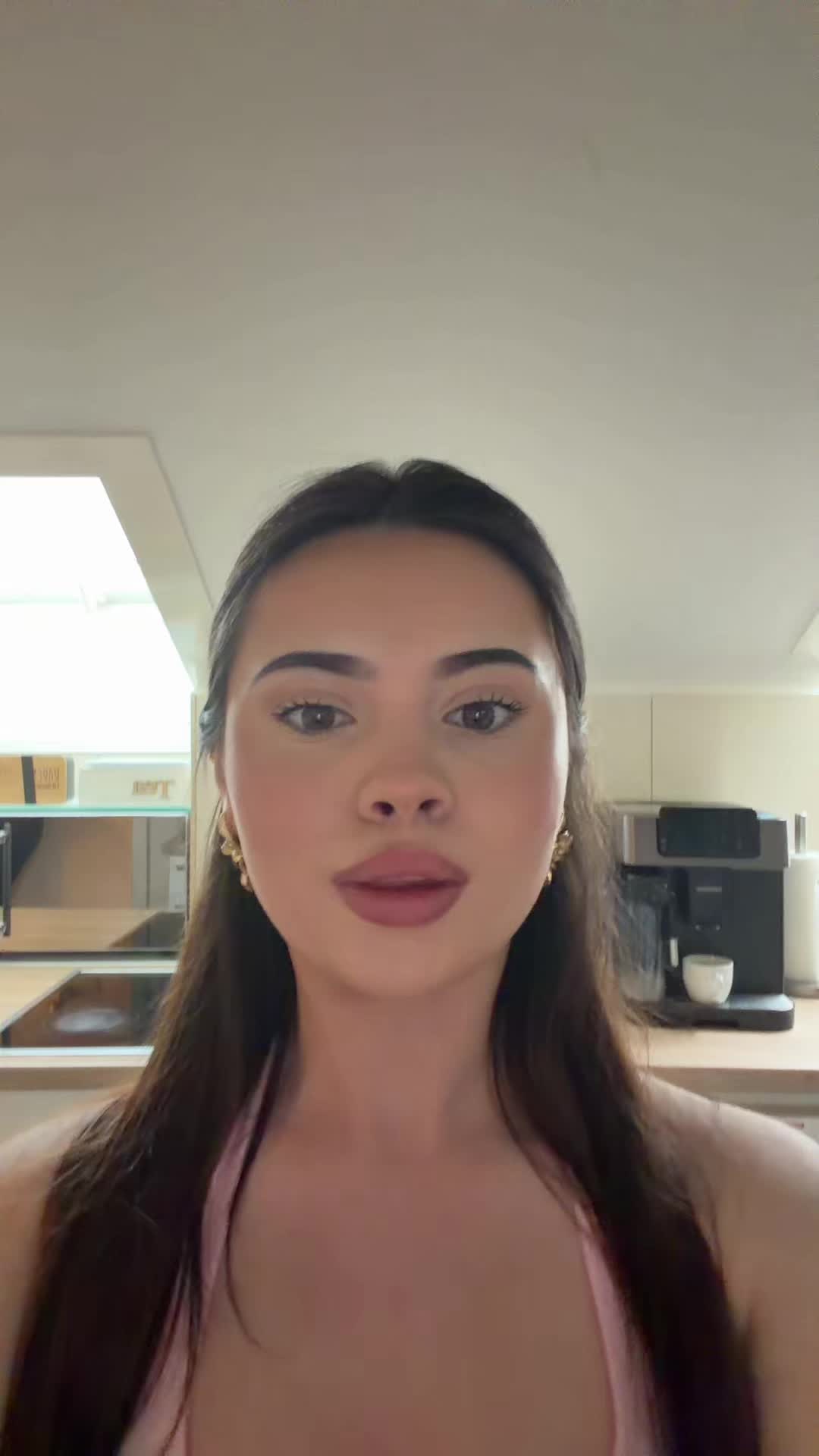 @𝐿𝑒𝑜𝑛𝑎🍓