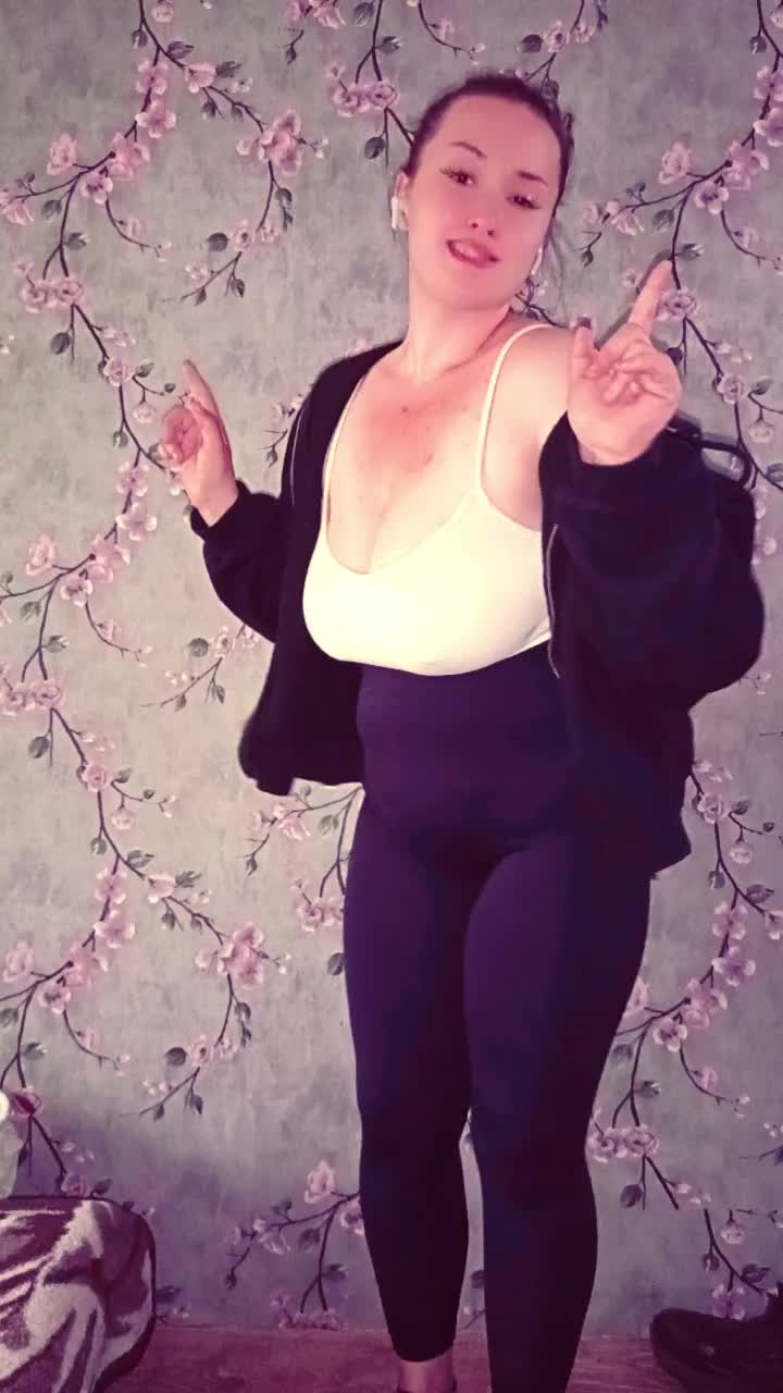 @🥀~𝓐𝓷𝓲𝓪~🥀