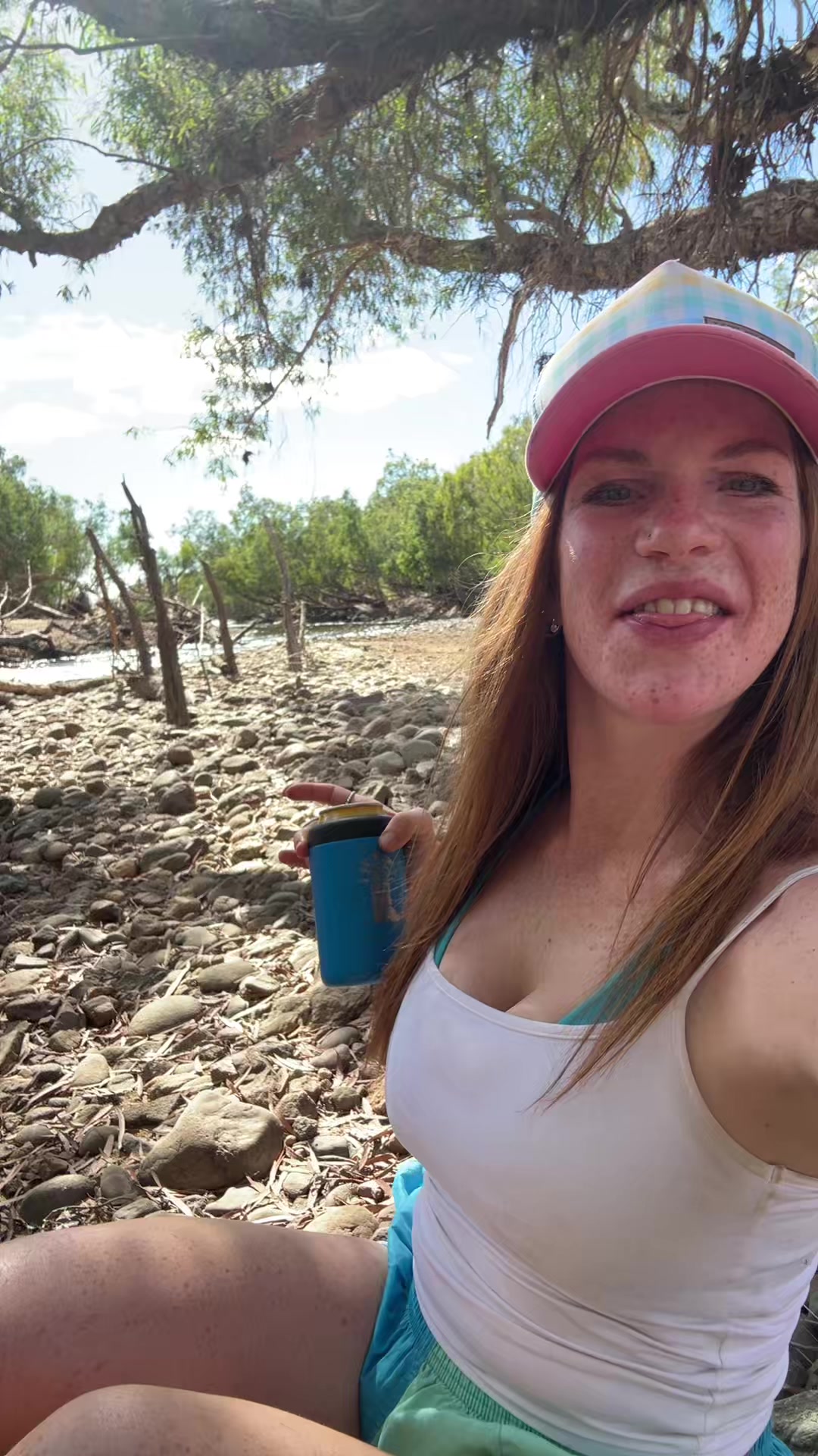 @hollysherwood22