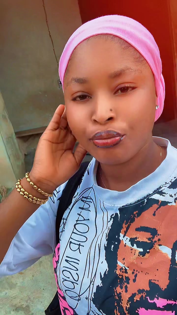 @APEKE OLA🌸🌺🥀🌹🥰