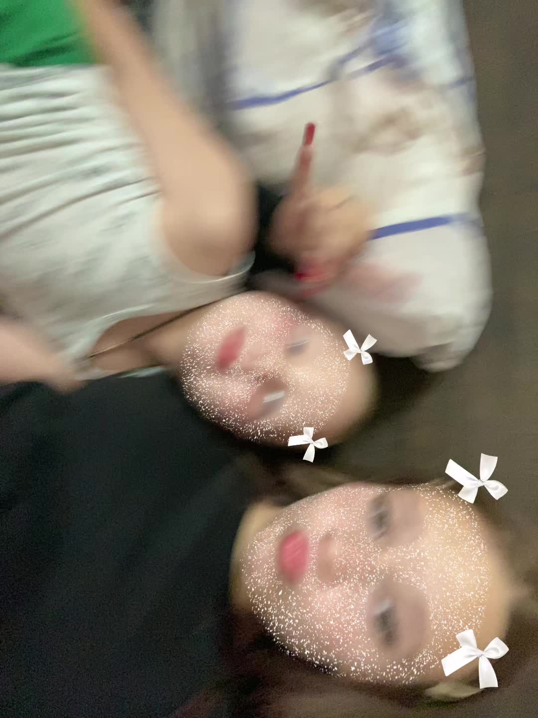 @🫦