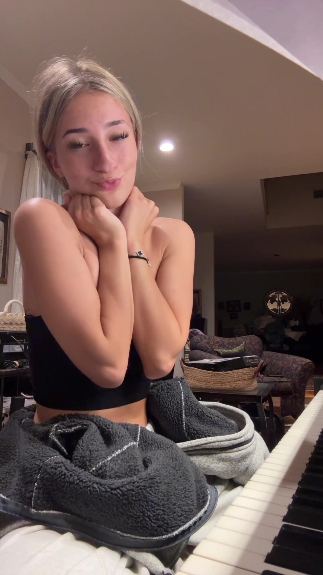 @pussayparade