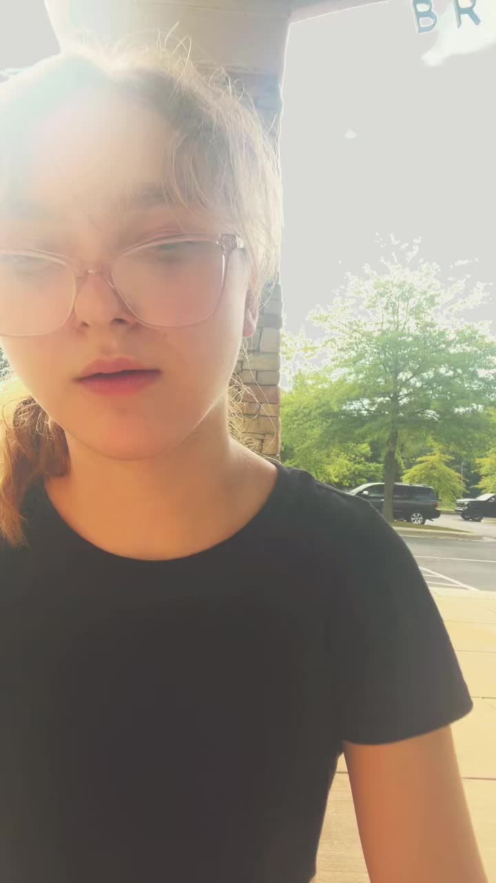 @noramakeup29