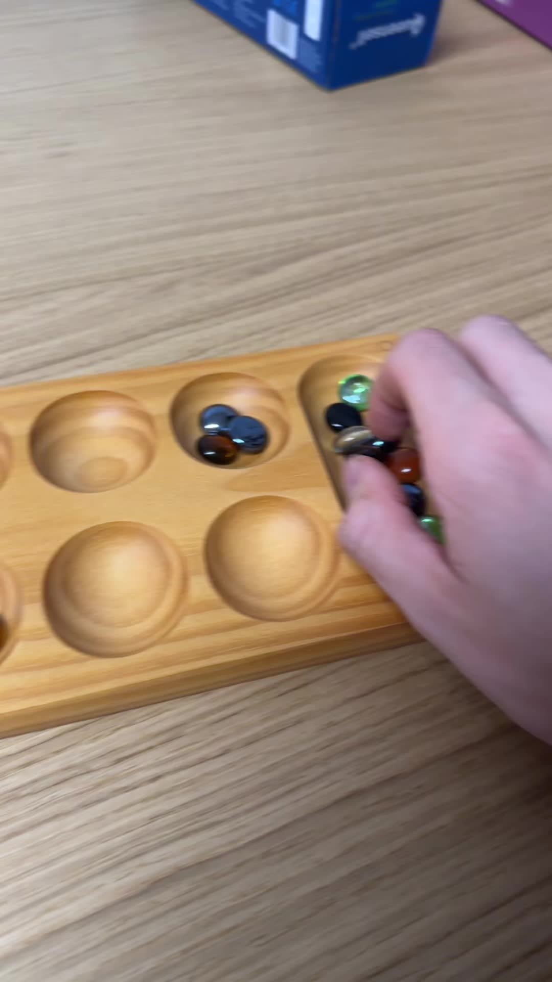 @queensell_games