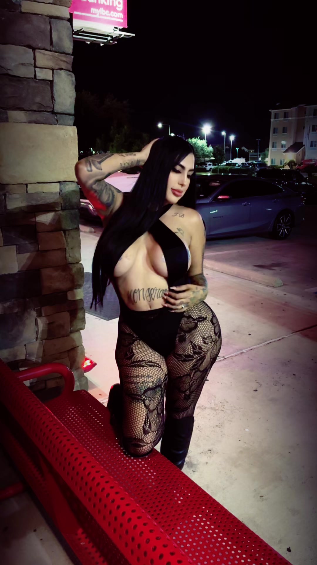@Erikasaldana