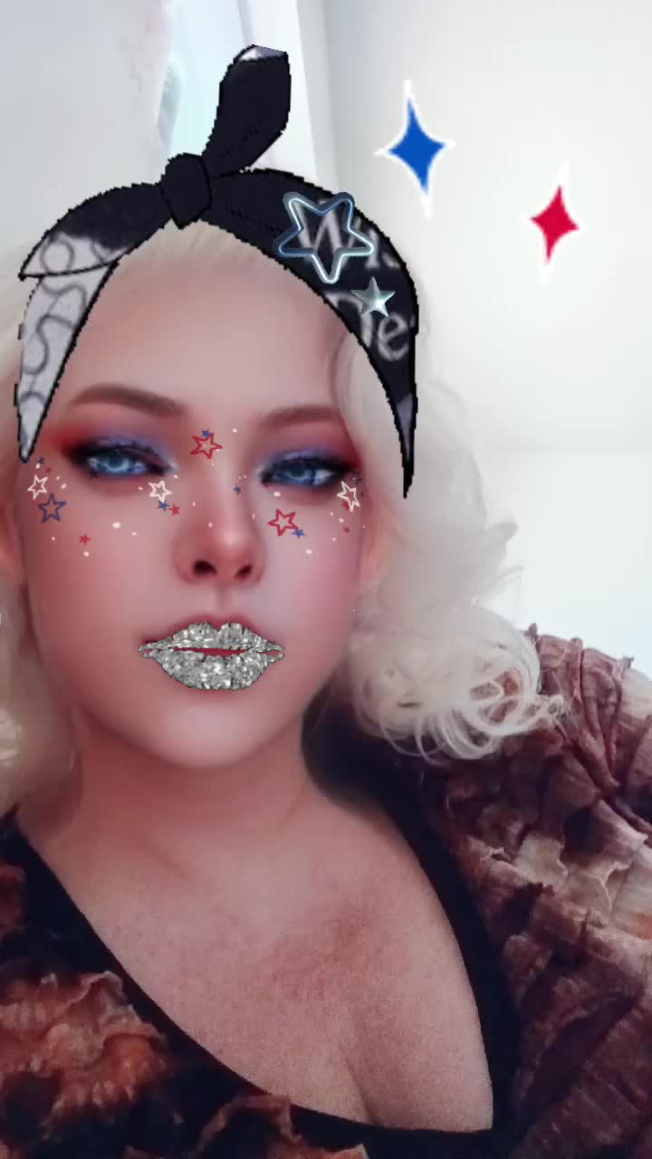 @LUCIOUSSTRAWBERRYKISSES🌈