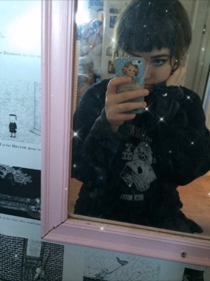 @,,>﹏<,,