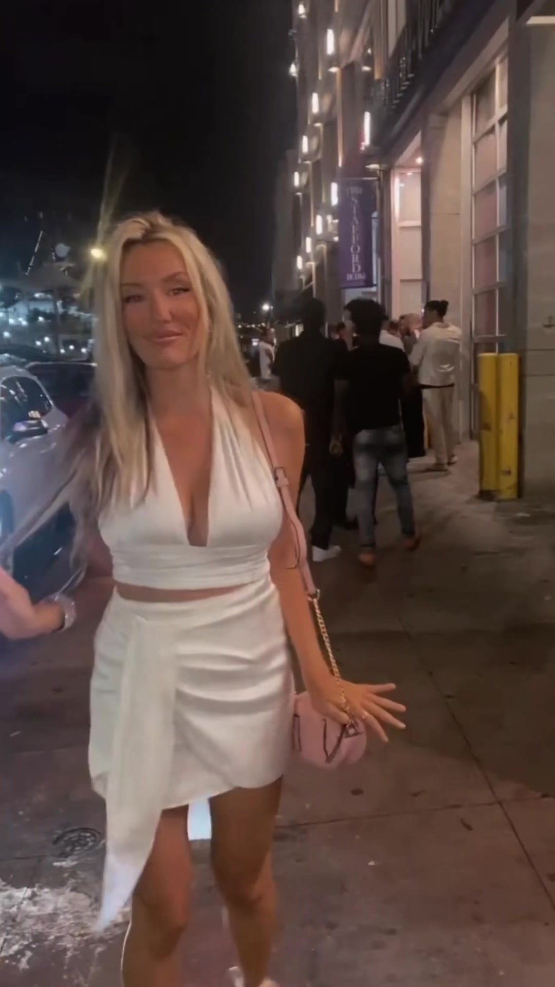 @sabrinakaraqi