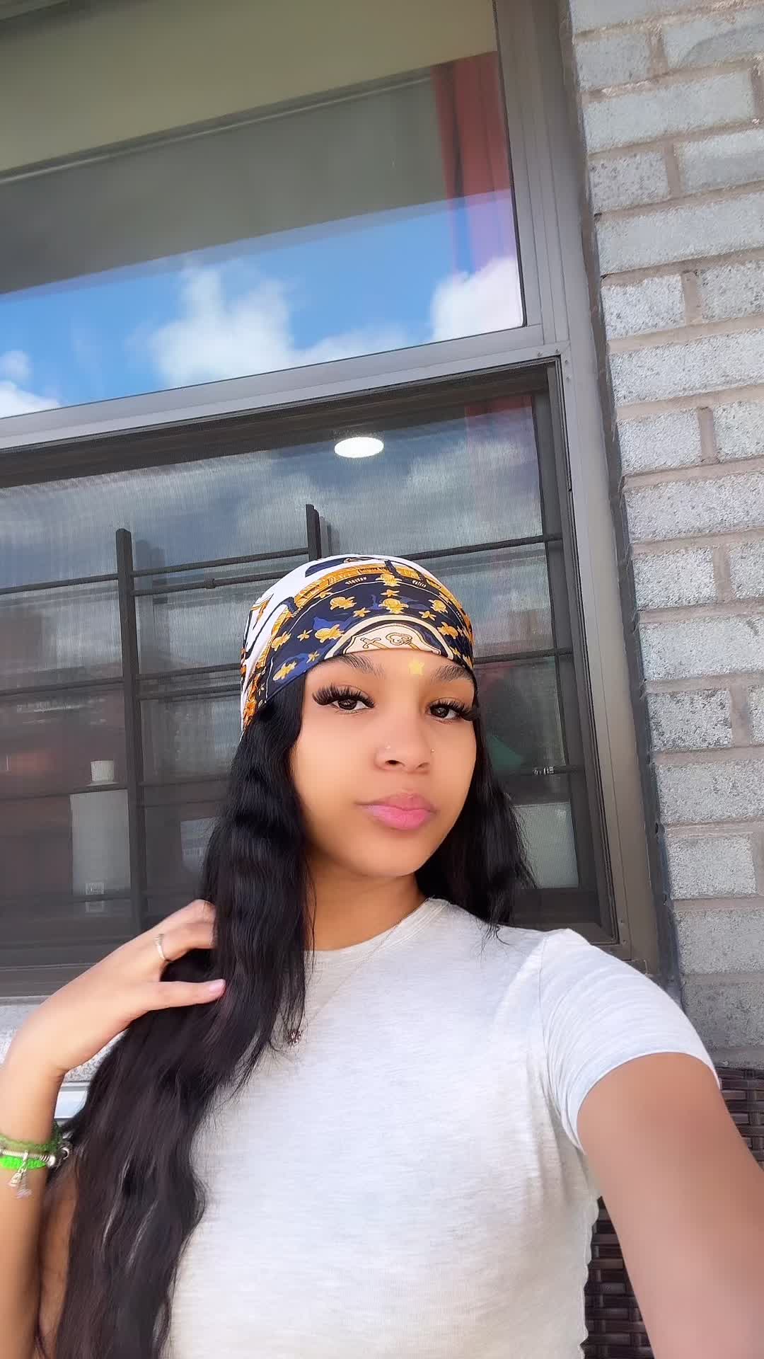 @LizzyB💚
