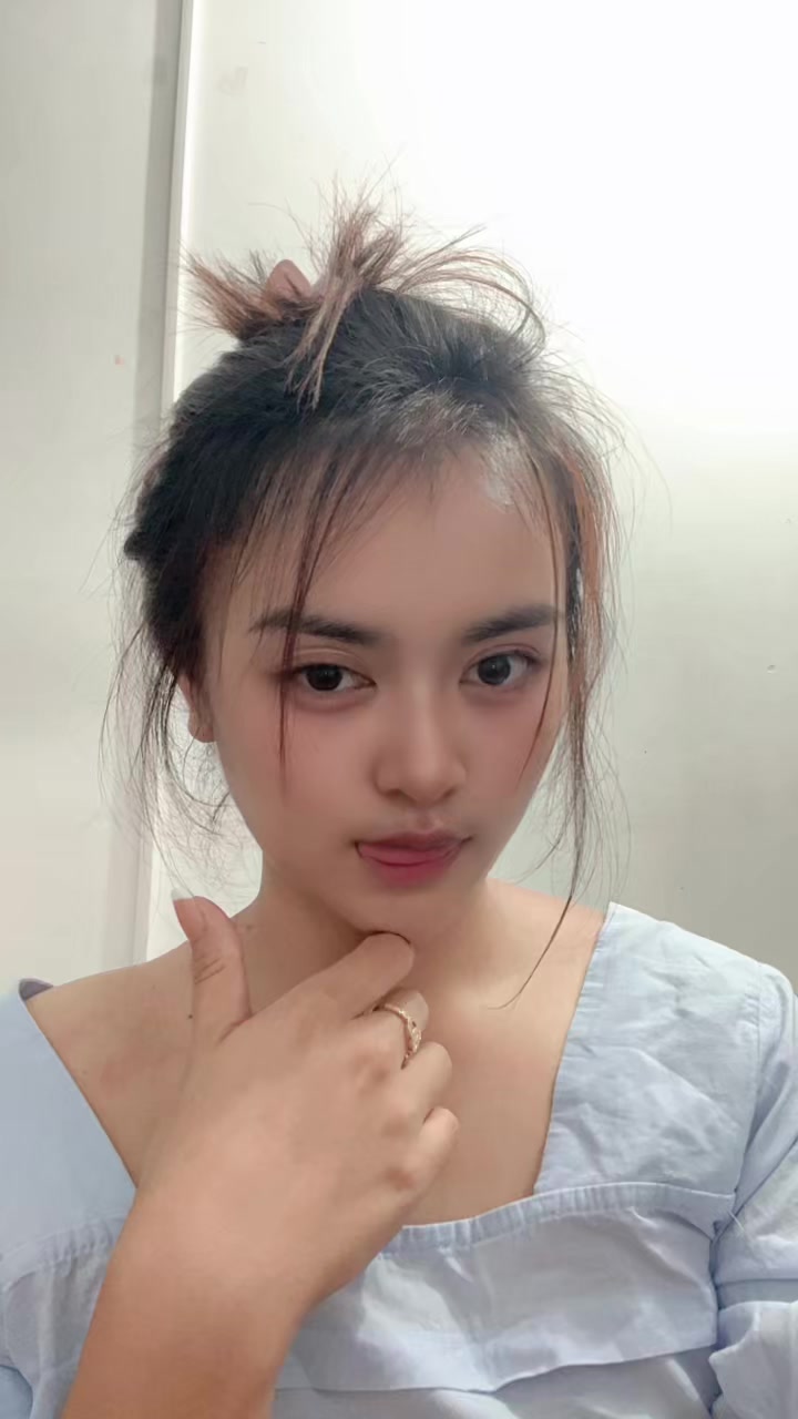 @ANNISA VIDIA N 🍒