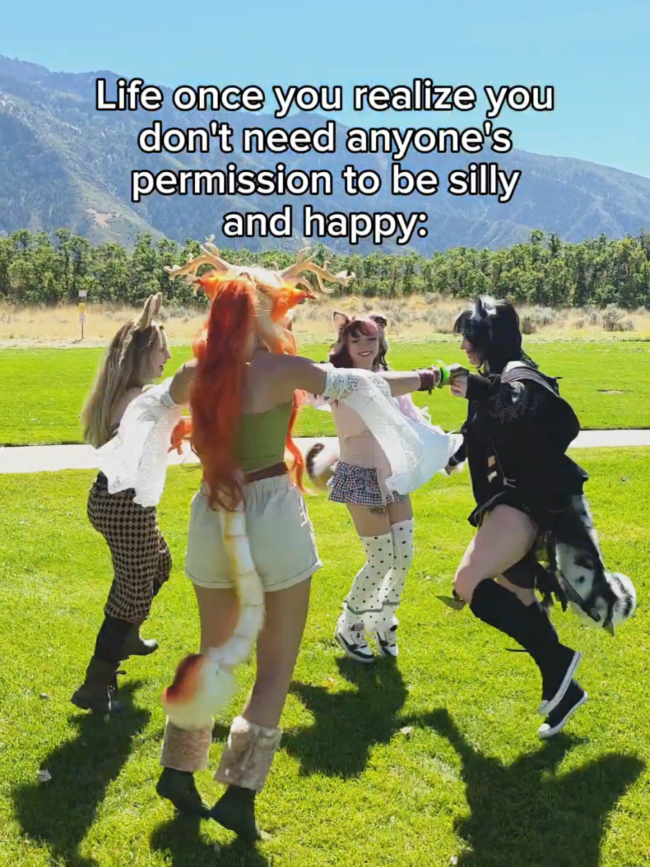 @Halcybella on IG, YT, SC