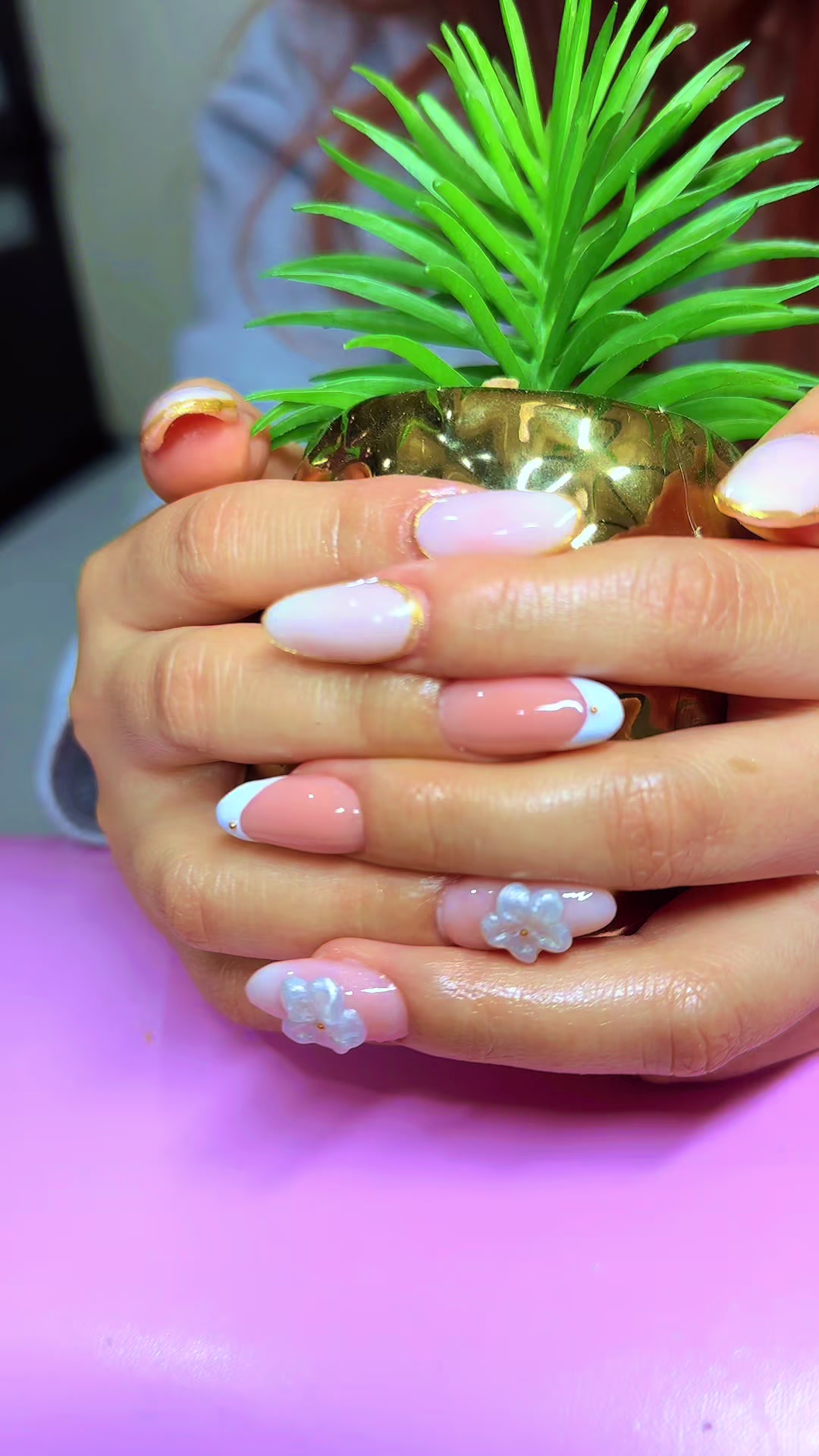 @Grey’s nails room