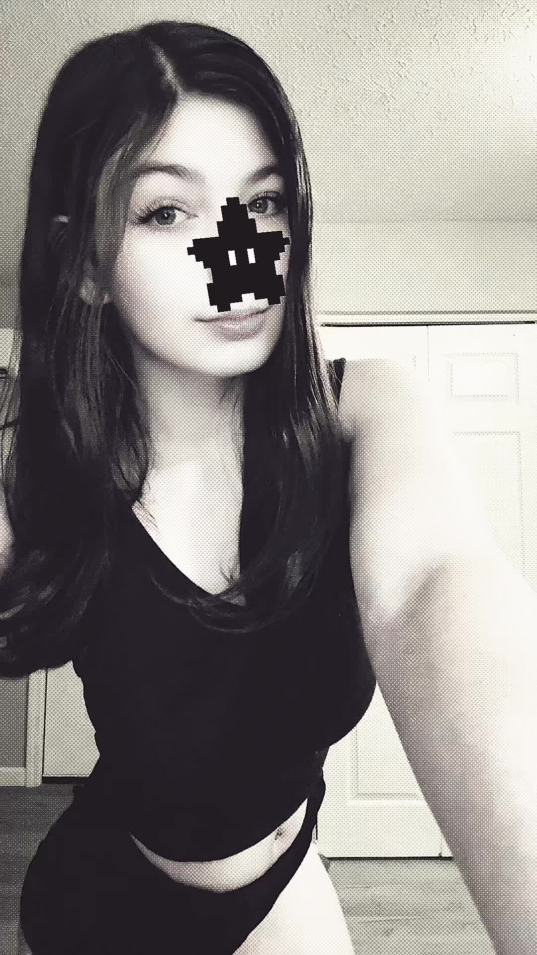 @Zezi the emo clown 🖤🤡😝