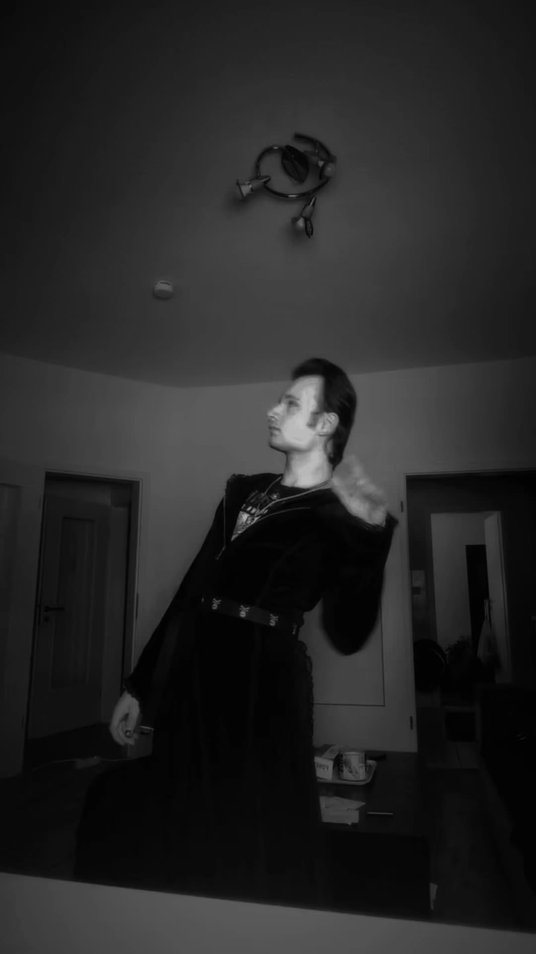 @Niklas 🖤🤘🏻