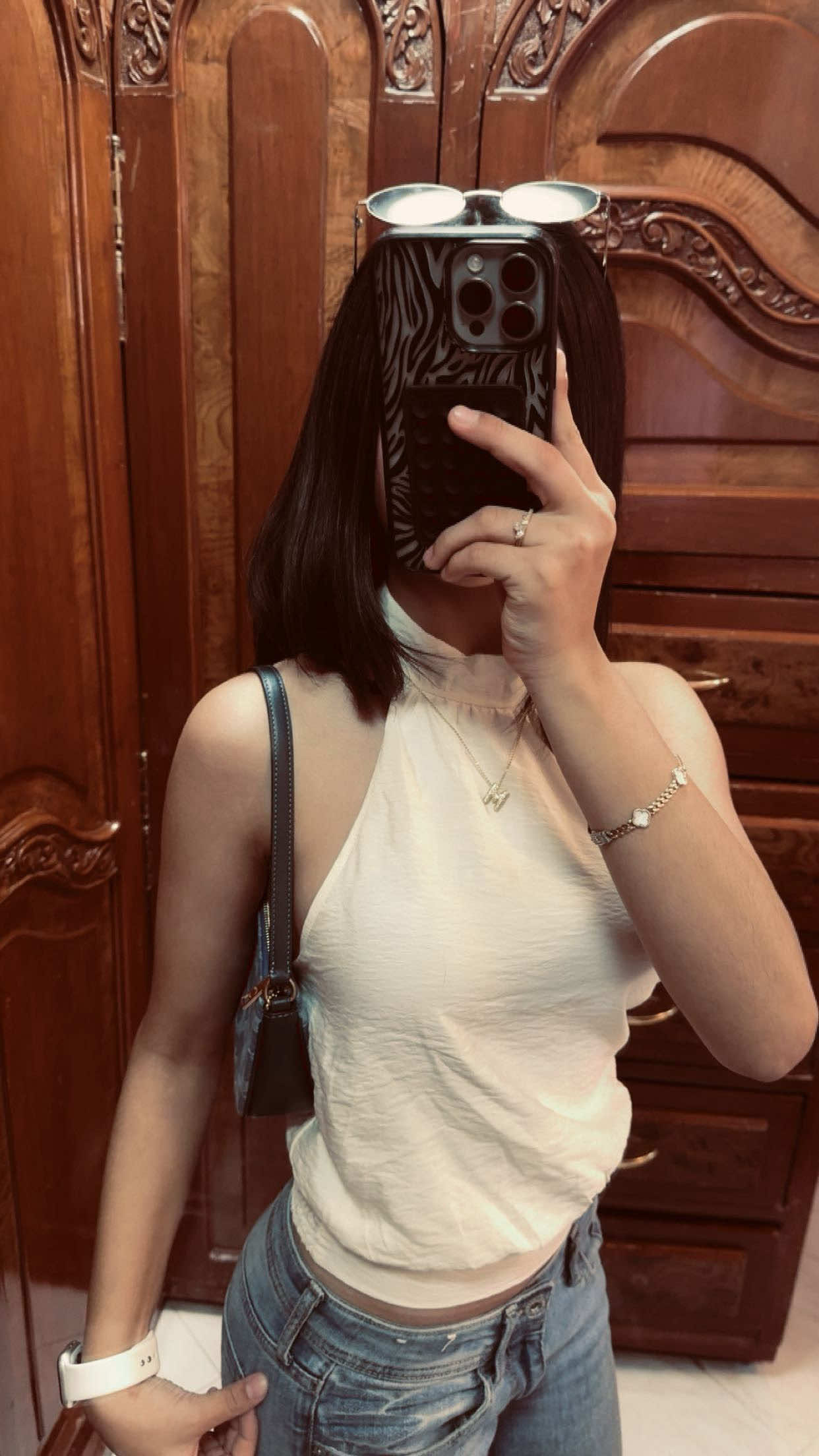 @𝑠ℎ𝑒𝑙𝑦