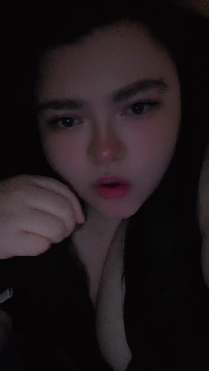 @FluffiBuniTushie
