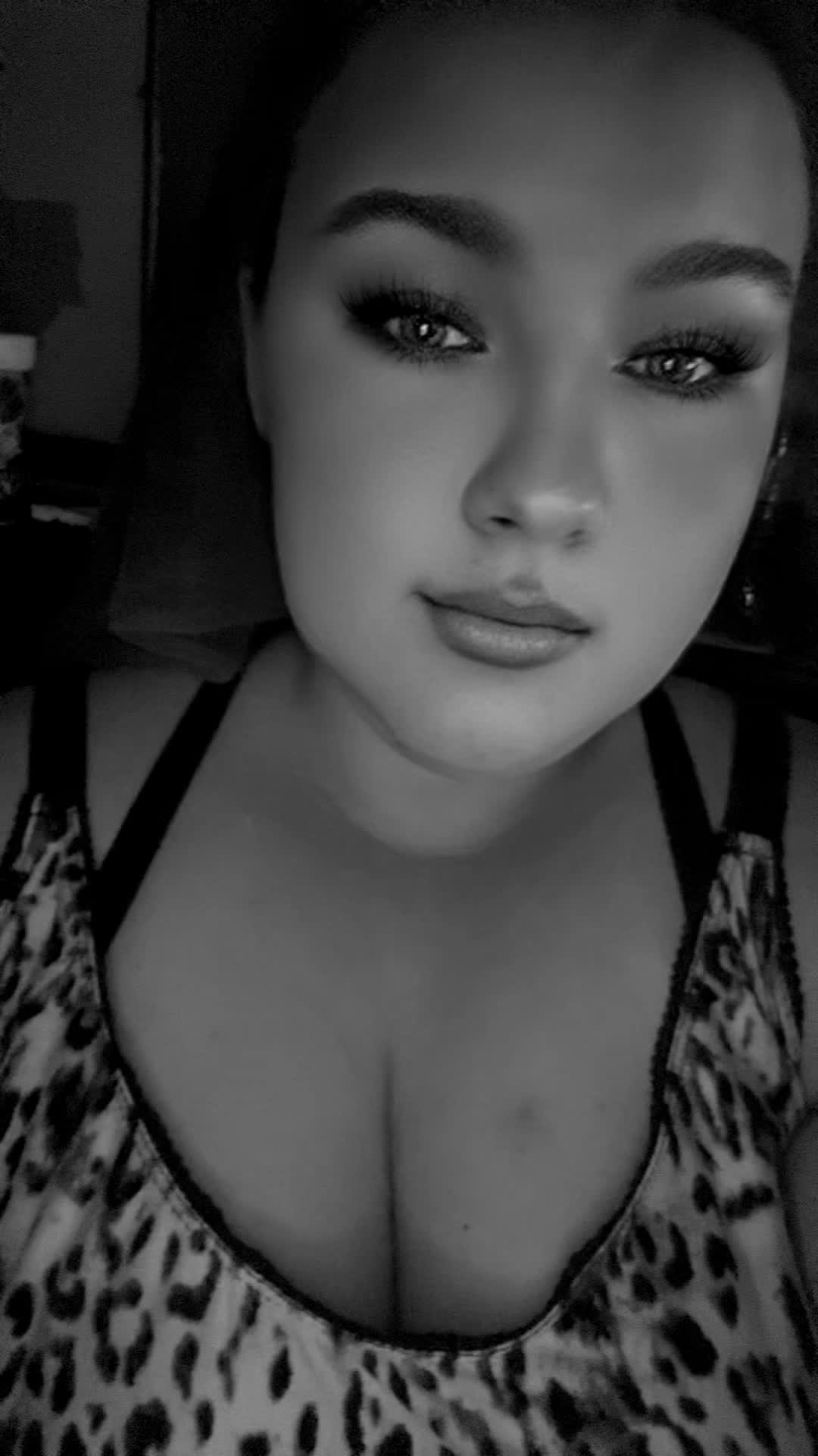 @👑🥀LIL_Baddie🥀👑