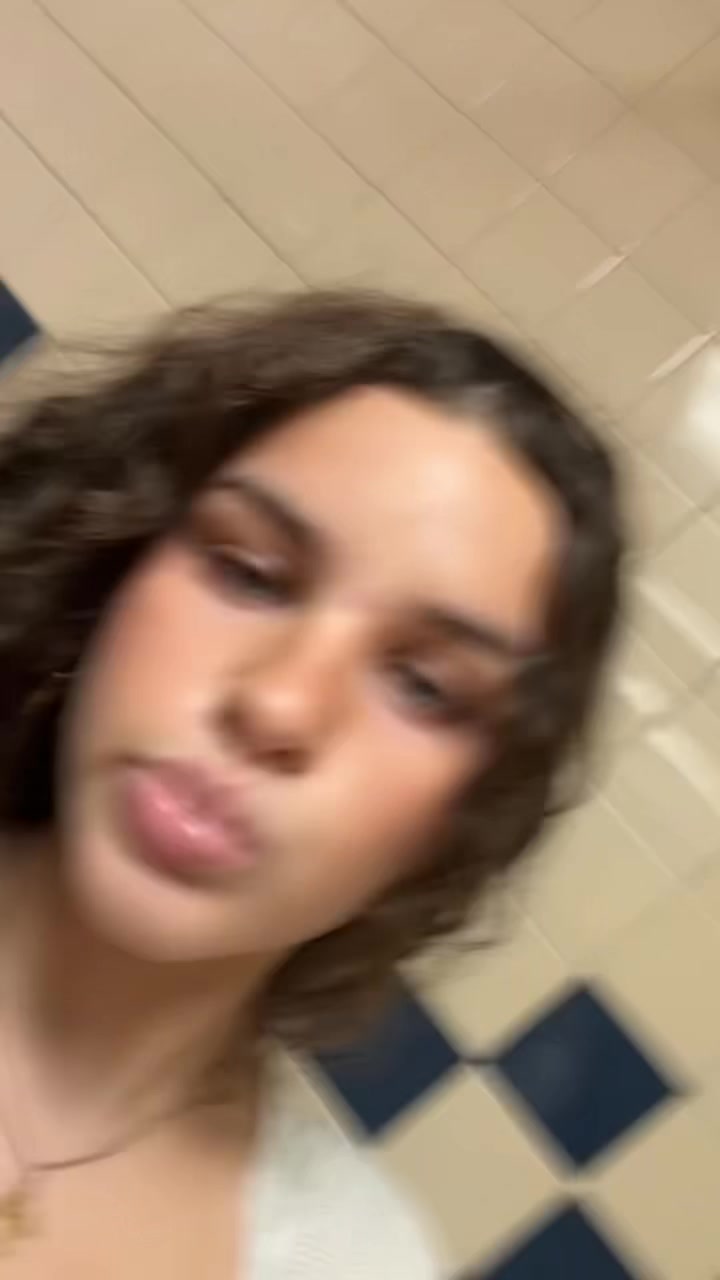 @⃟