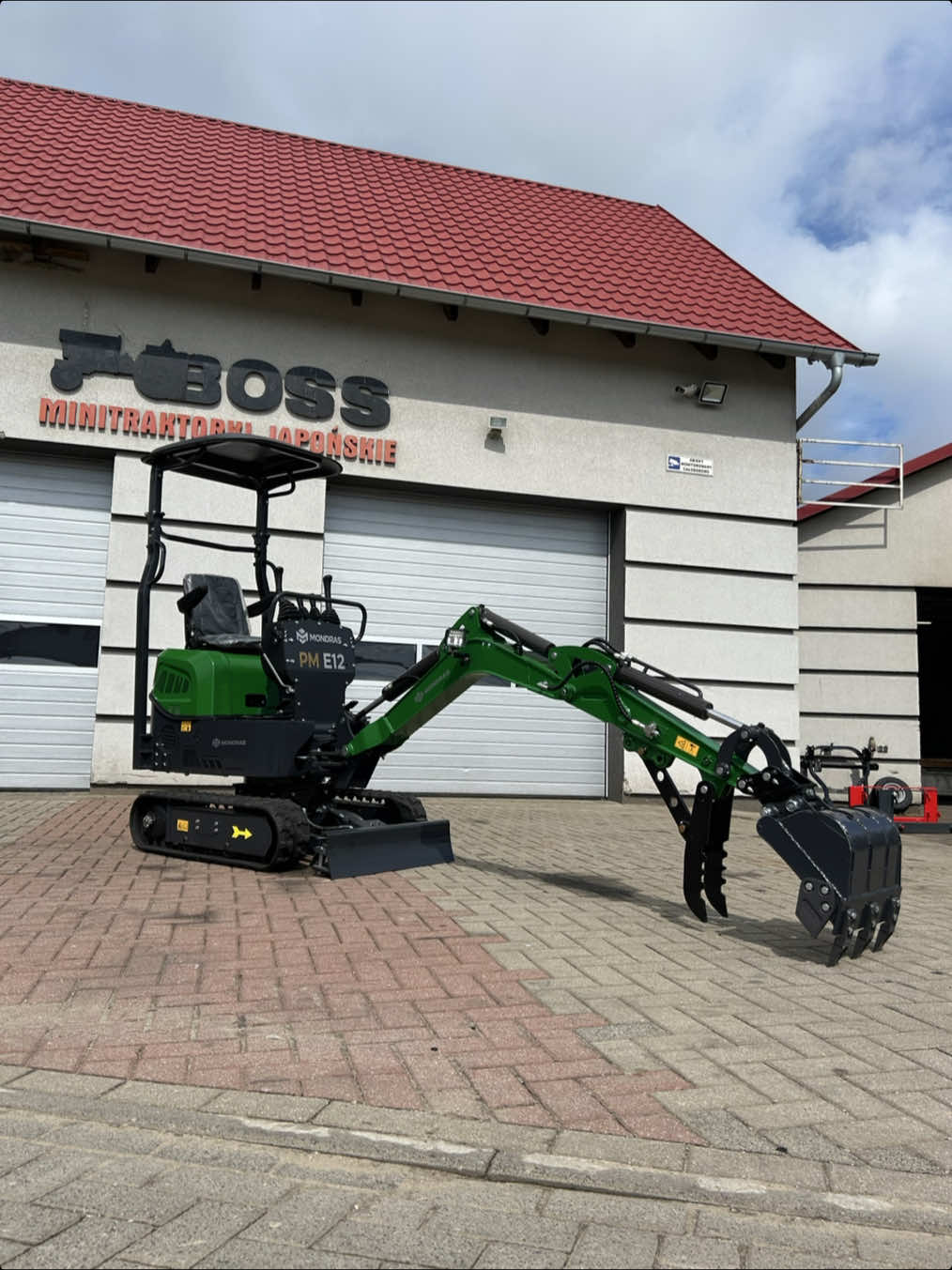 @BOSS SOLIS MINI-TRAKTORKI