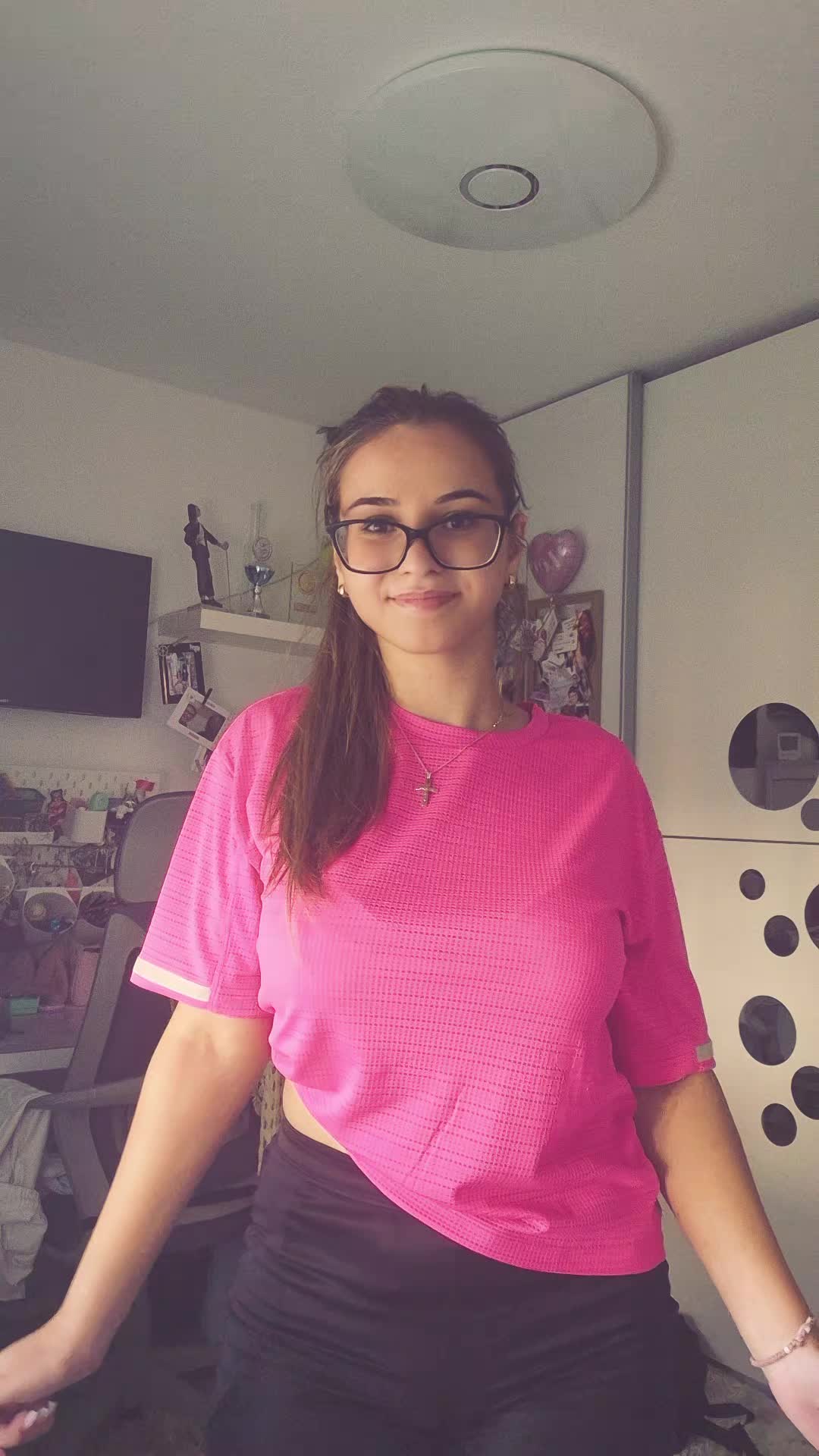 @𝒗𝒆𝒓𝒐𝒏𝒊𝒌𝒊_