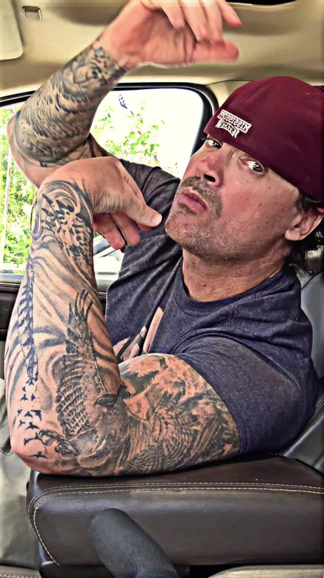 @b_dat_dude79
