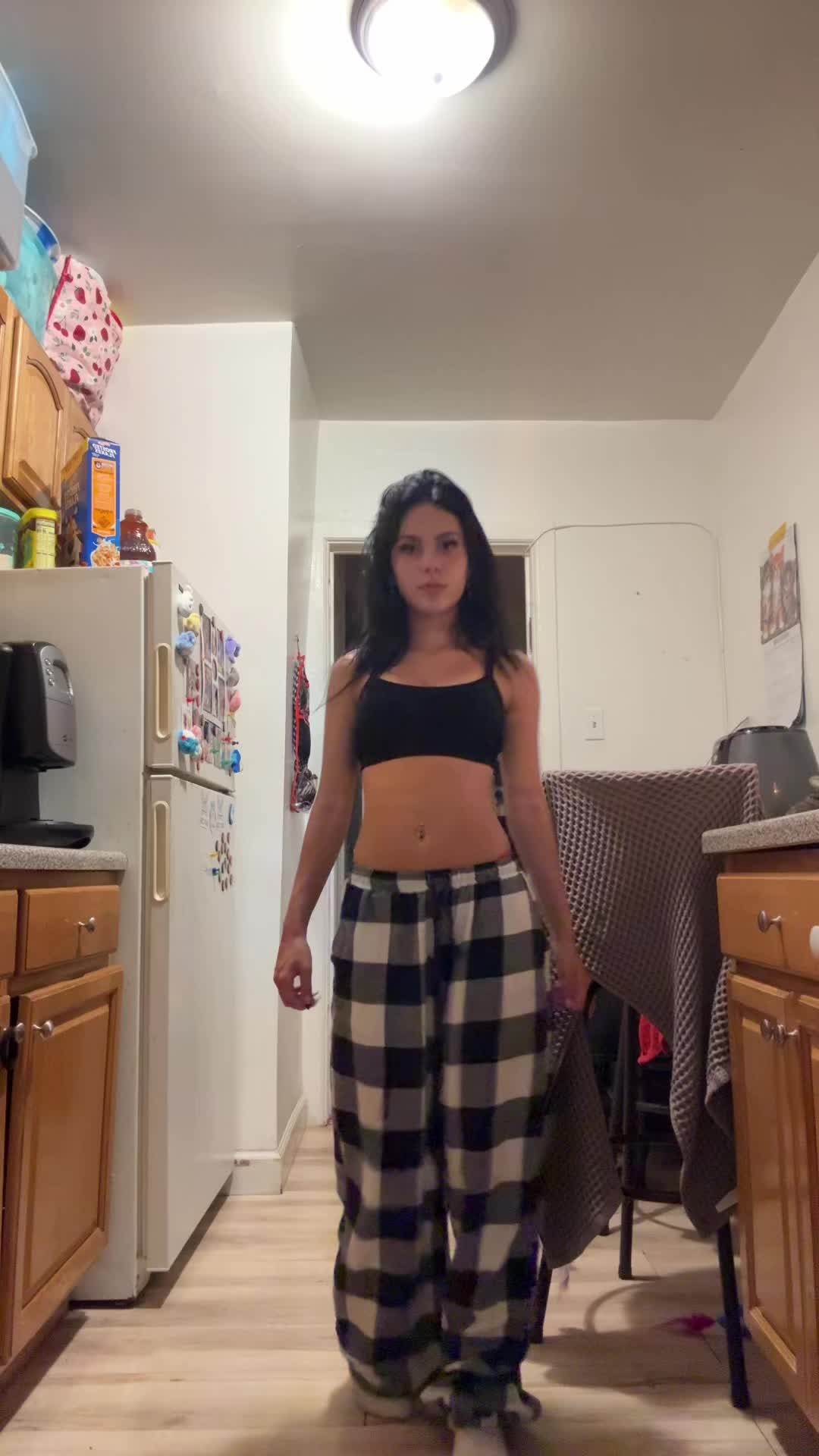 @qh0st1n
