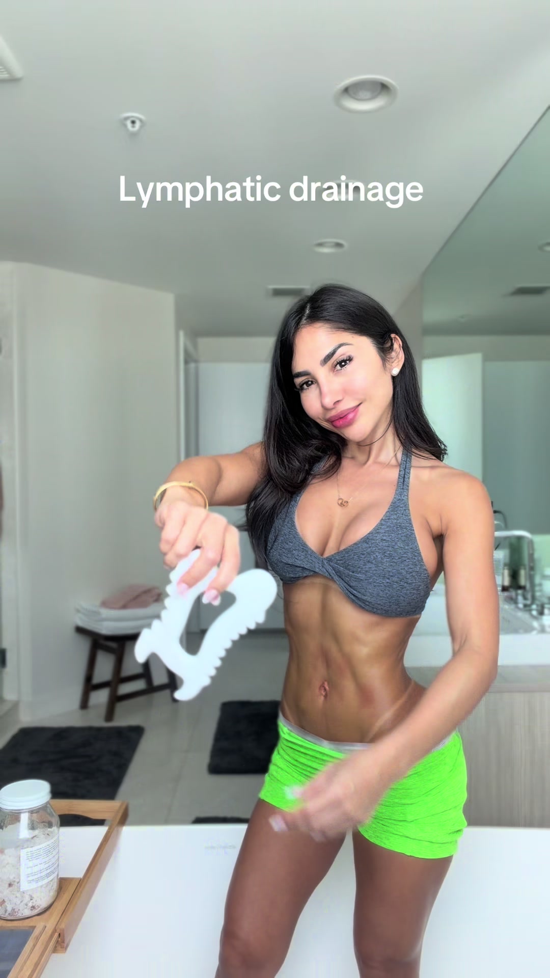 @Alessandra Leon