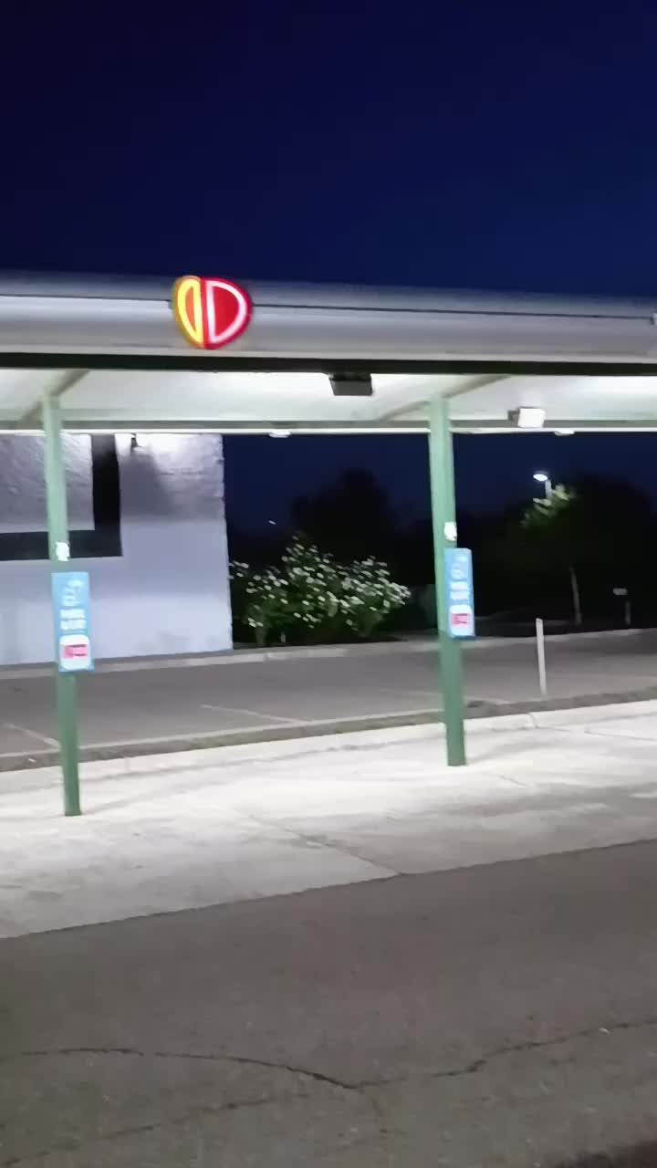 @Nickie🦋💜