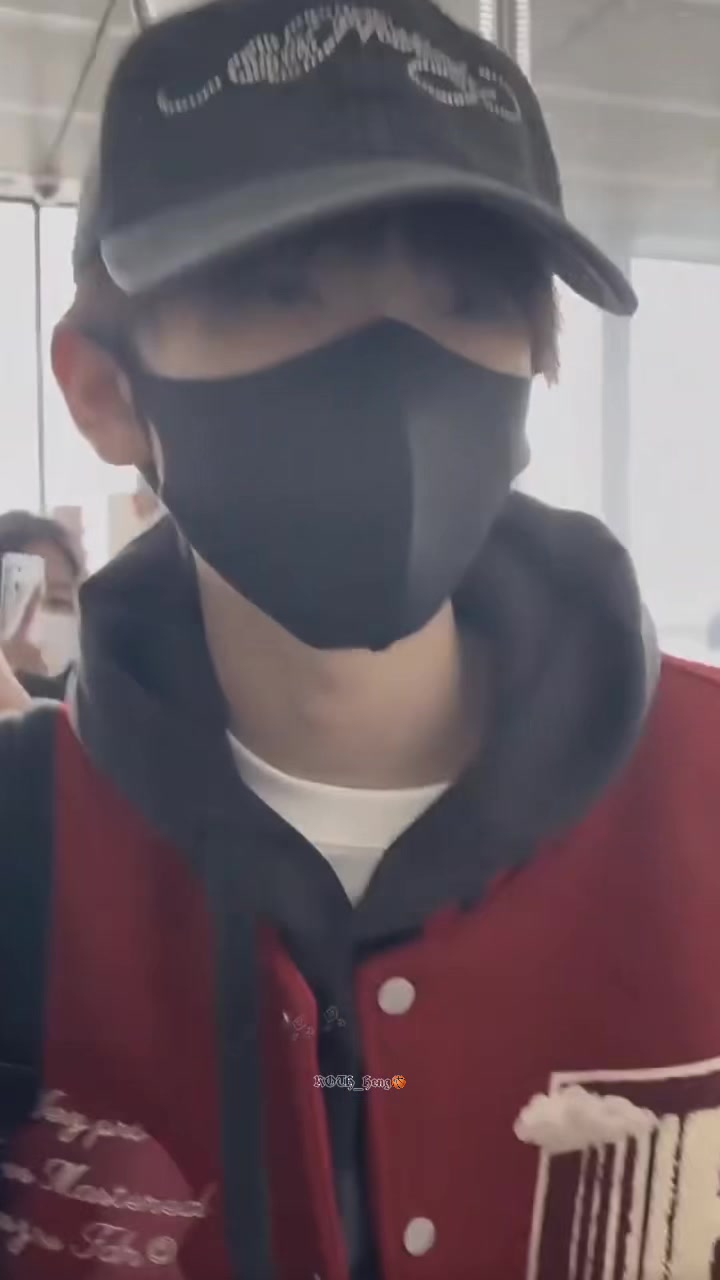 @𝐂𝐡𝐞𝐧𝐘𝐢𝐡𝐞𝐧𝐠_陈奕恒ᥫ᭡