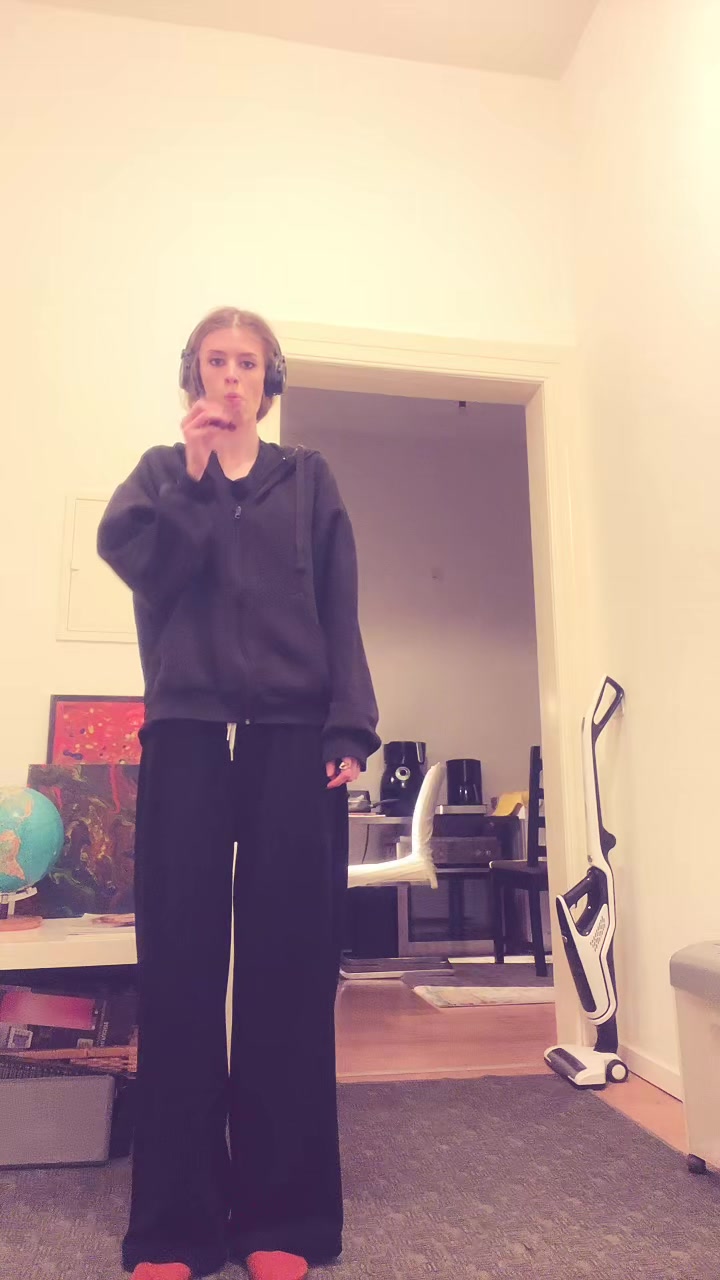 @Awemorre👁&zwj;🗨