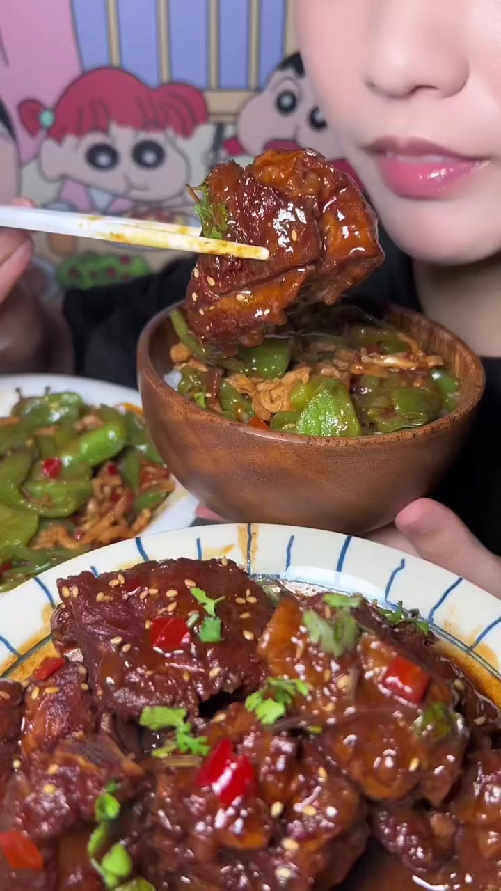 @NomNomDiaries