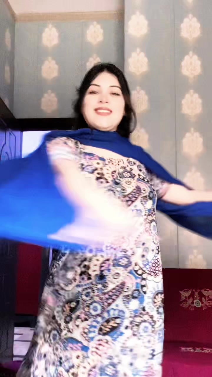@anum_butt_143👑