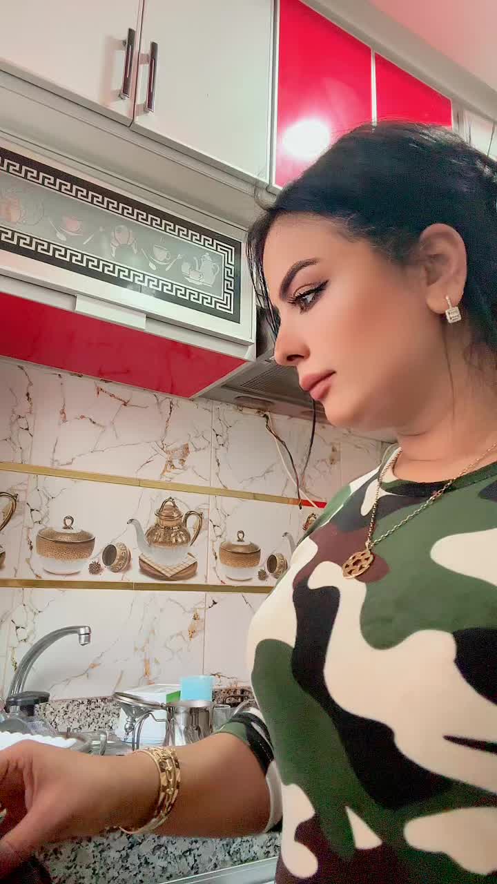 @حياة