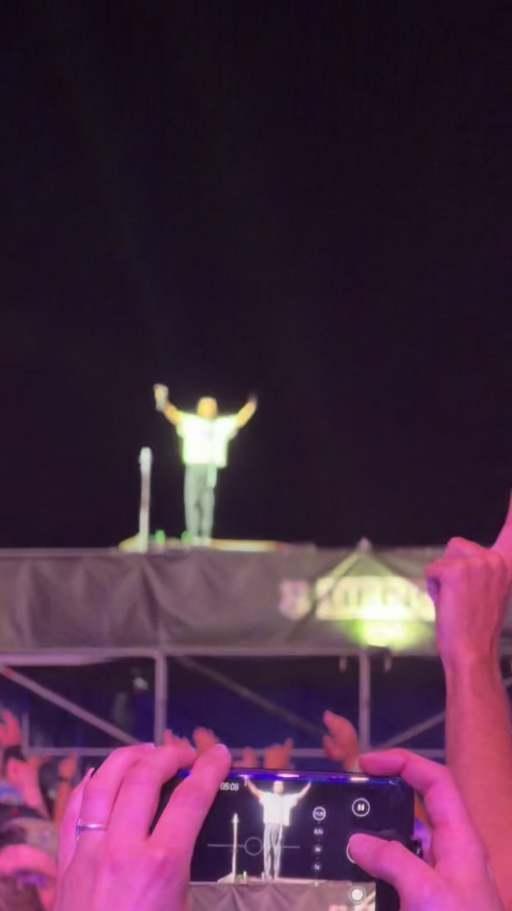 @goopstr |-/