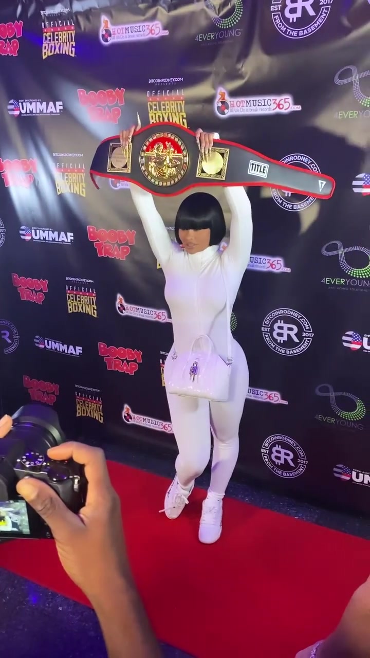 @chynaiconic