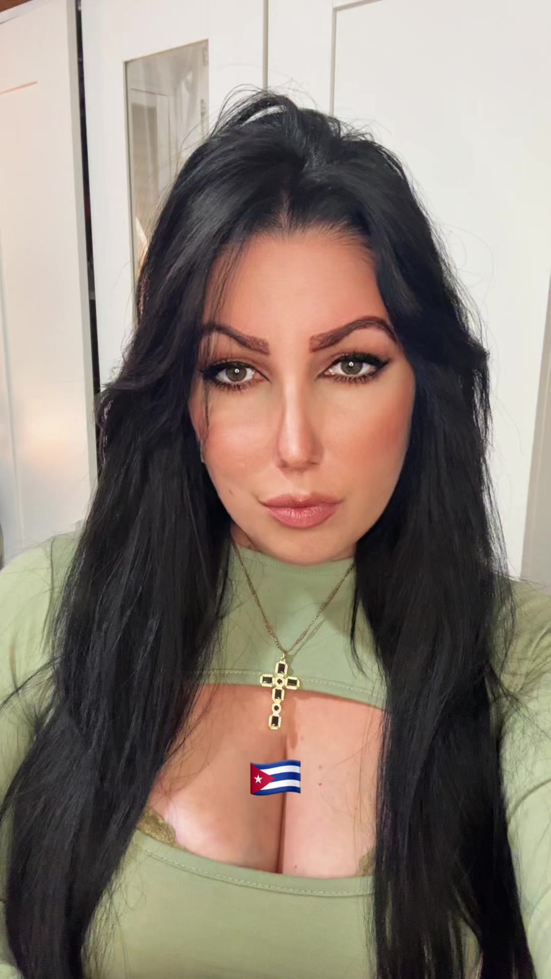 @𝐑𝐨𝐬𝐚 𝐄𝐥𝐞𝐧𝐚 ✨🤍✨