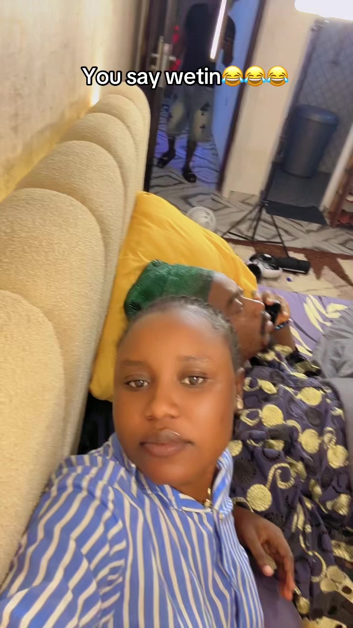 @theprettyarike
