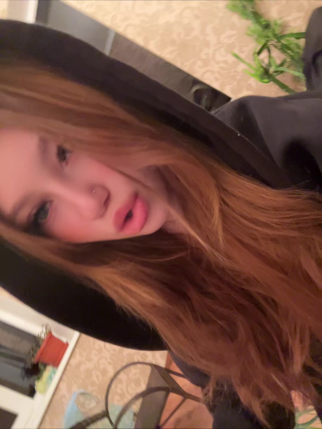 @Lika_2402
