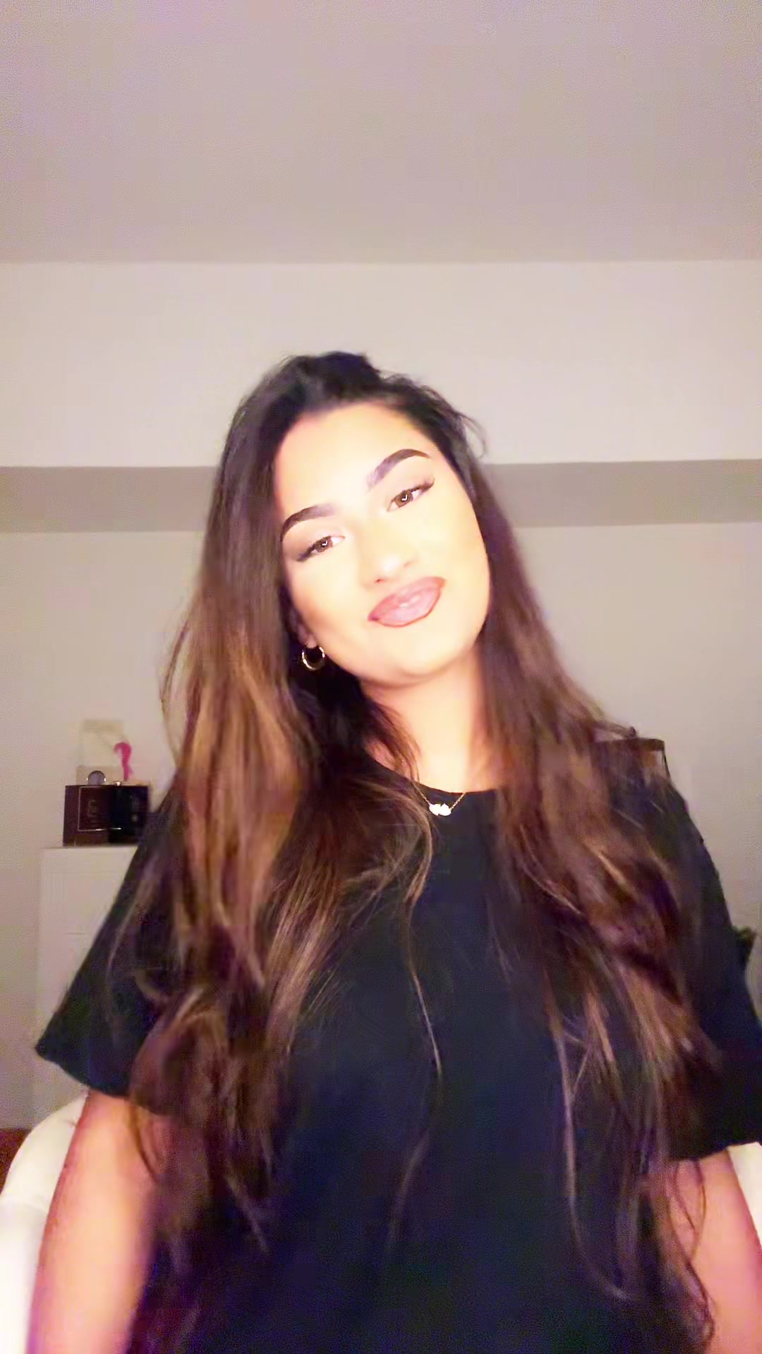 @𝐸🌺