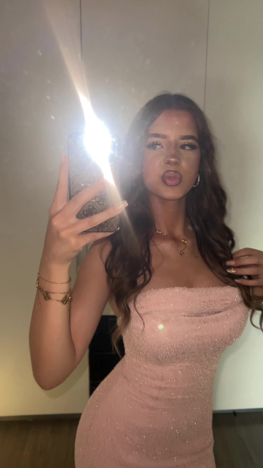 @𝒮