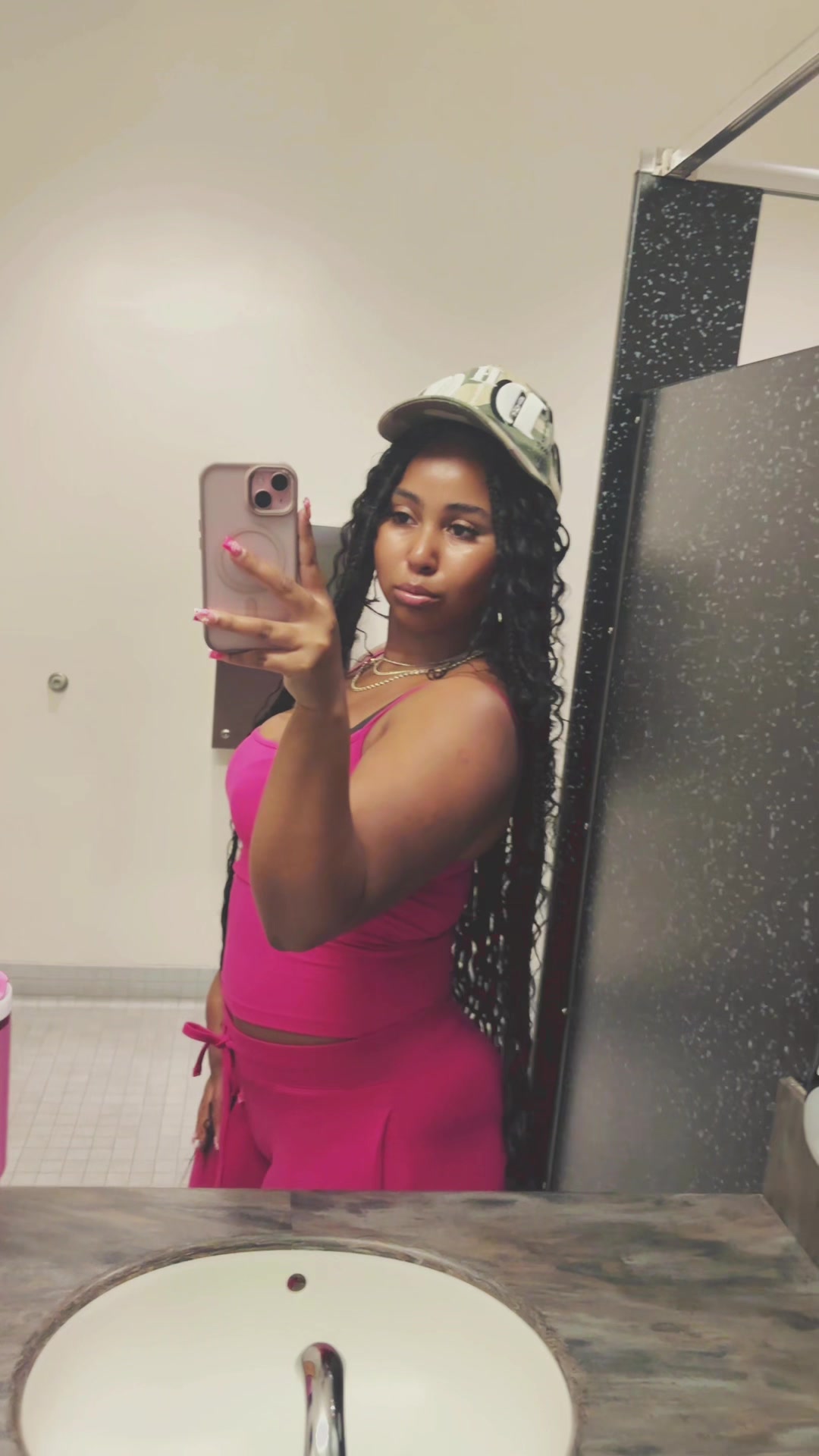 @nikkivswrld